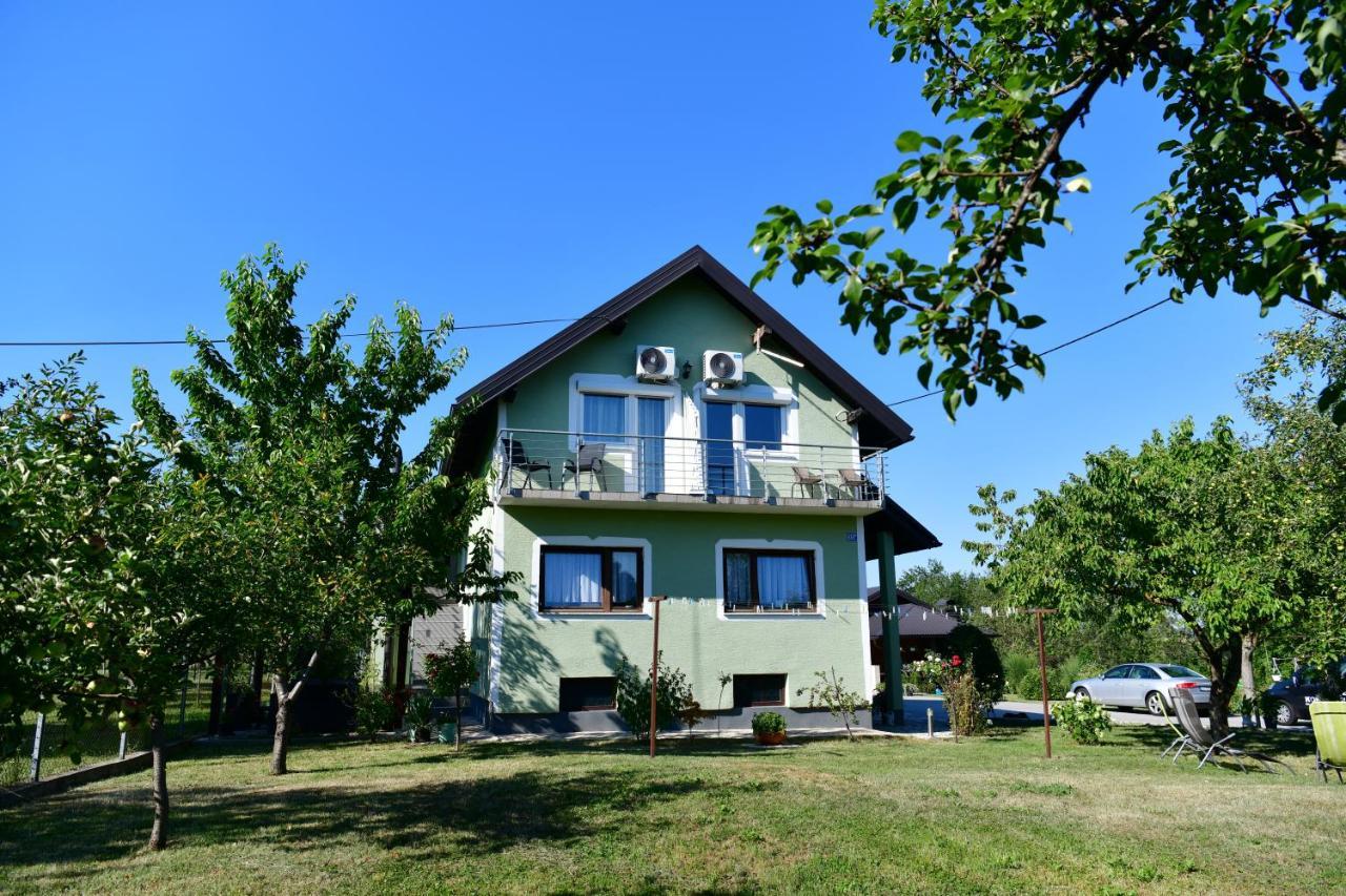 Guest House Jagoda Rakovica Buitenkant foto