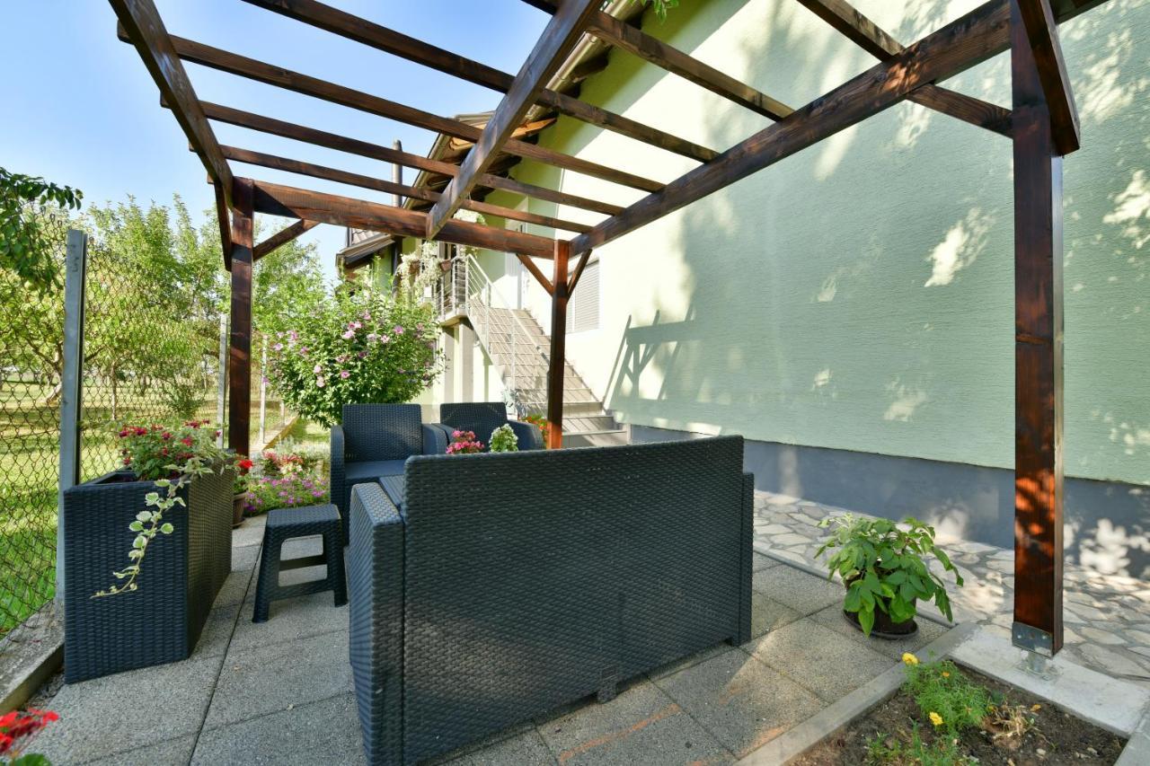 Guest House Jagoda Rakovica Buitenkant foto