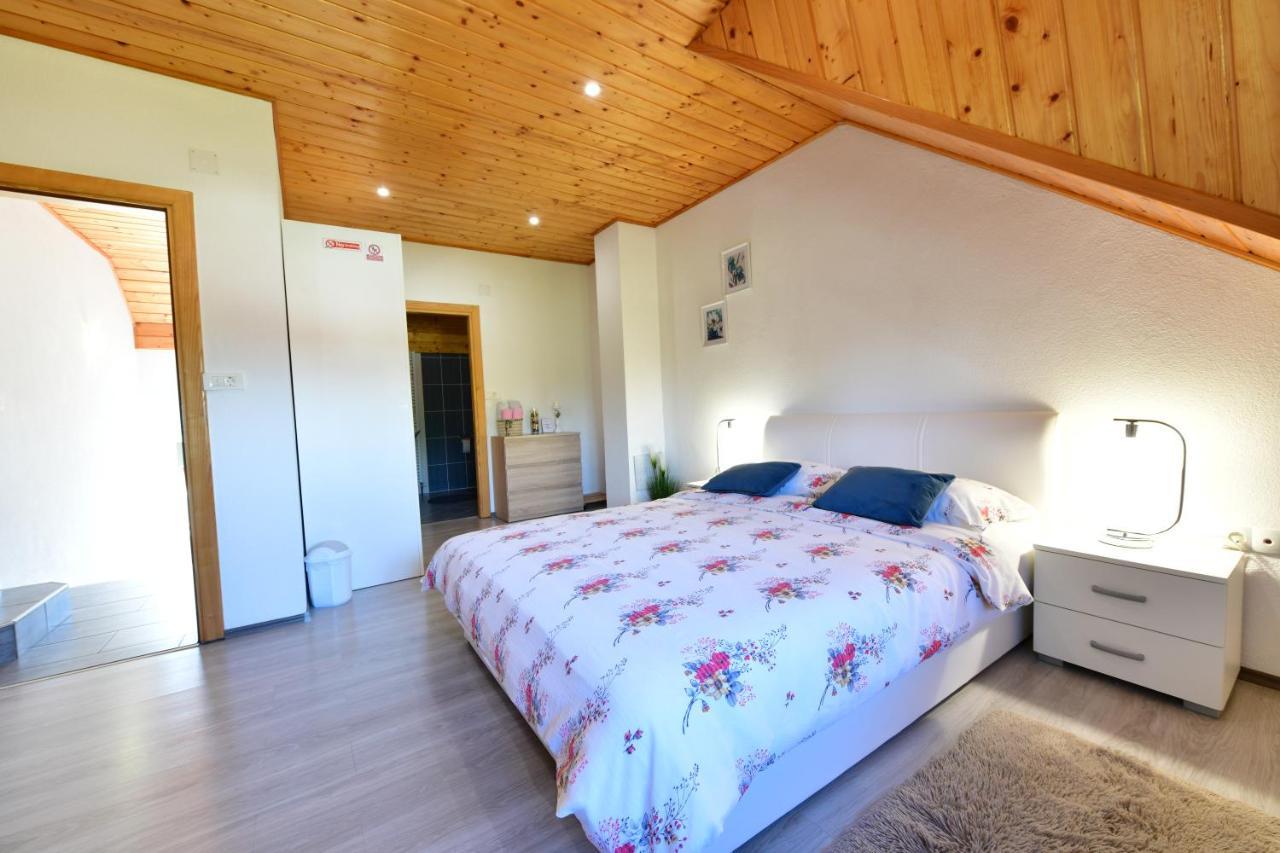 Guest House Jagoda Rakovica Buitenkant foto