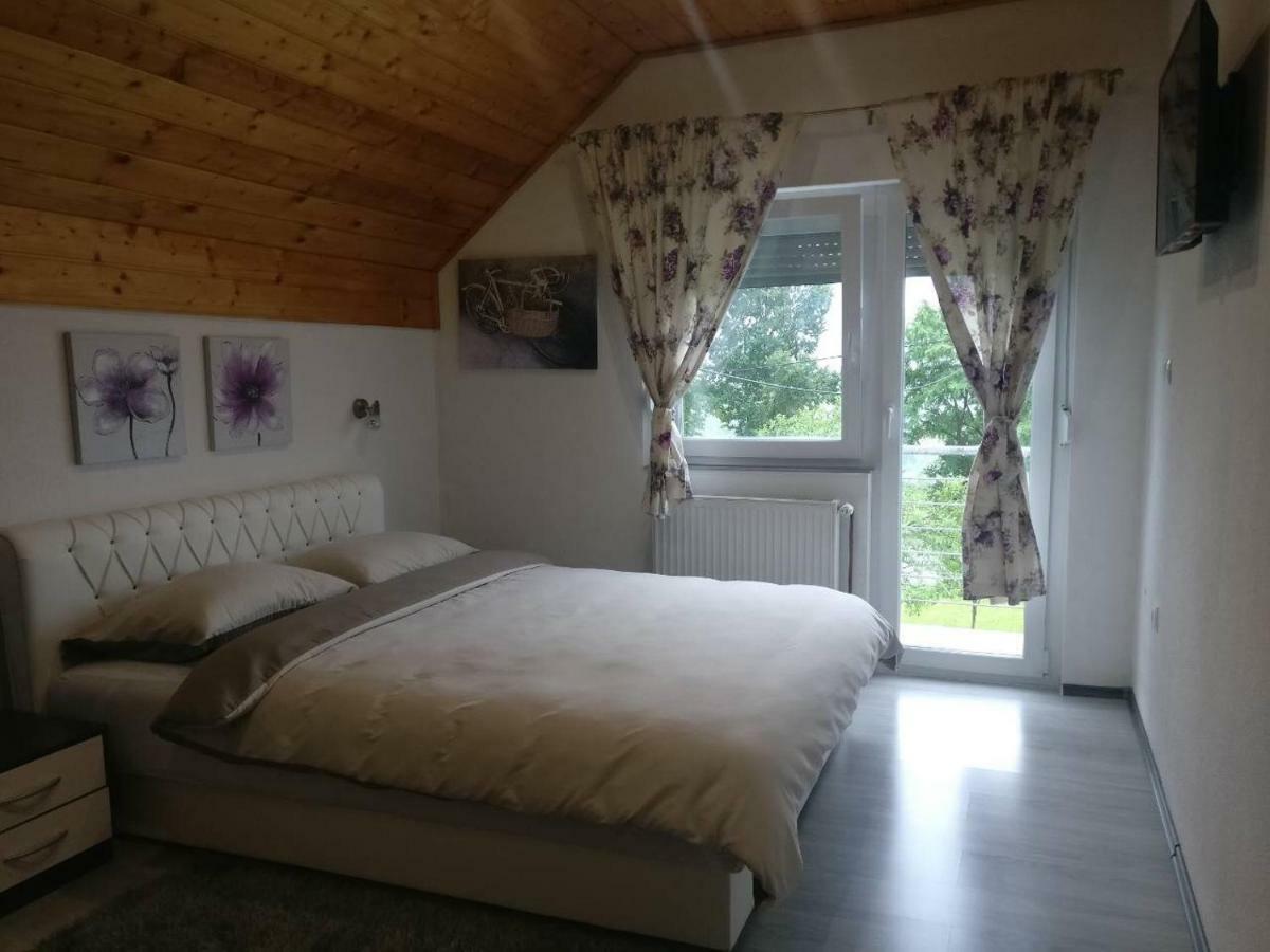 Guest House Jagoda Rakovica Buitenkant foto