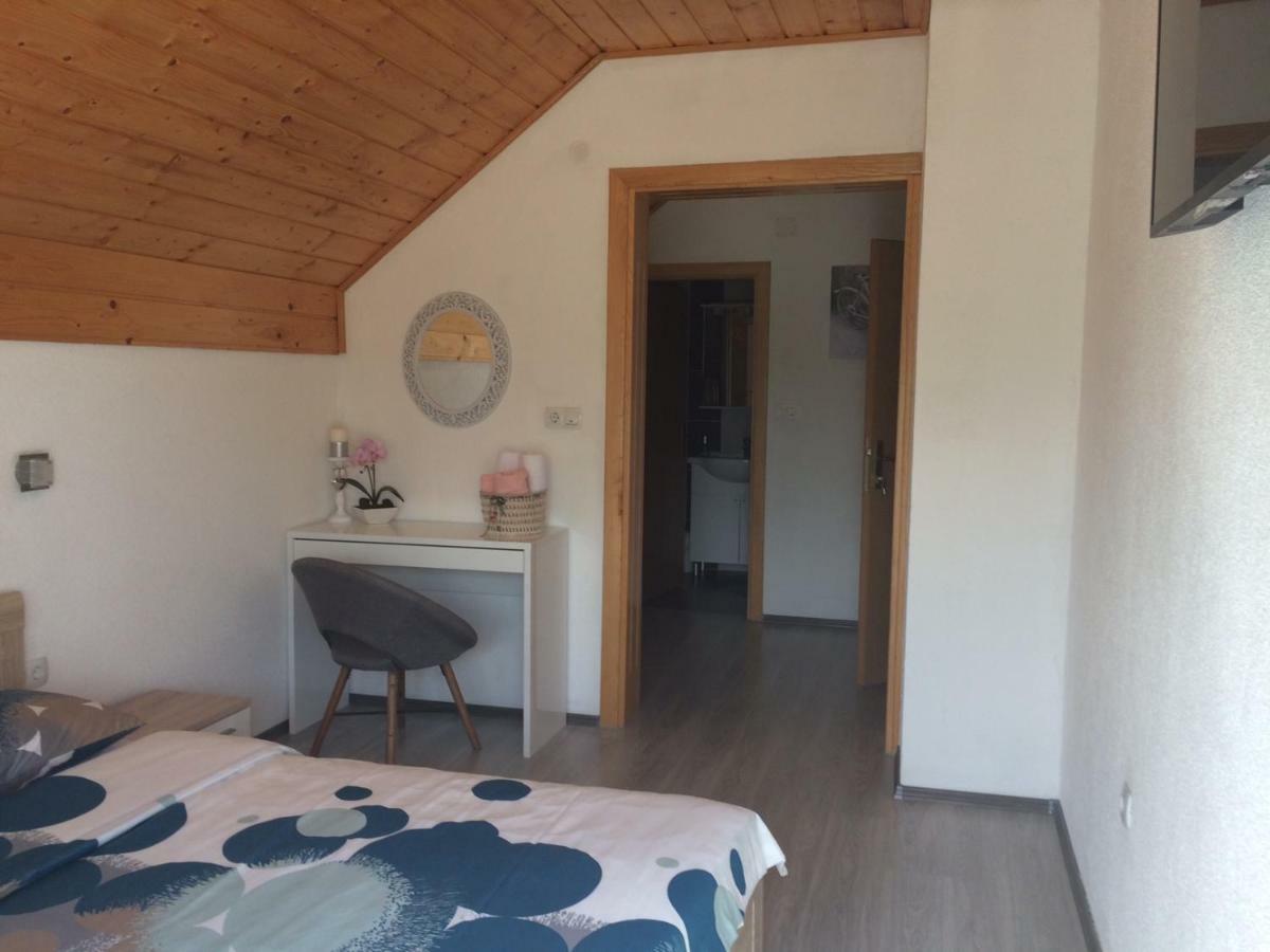 Guest House Jagoda Rakovica Buitenkant foto