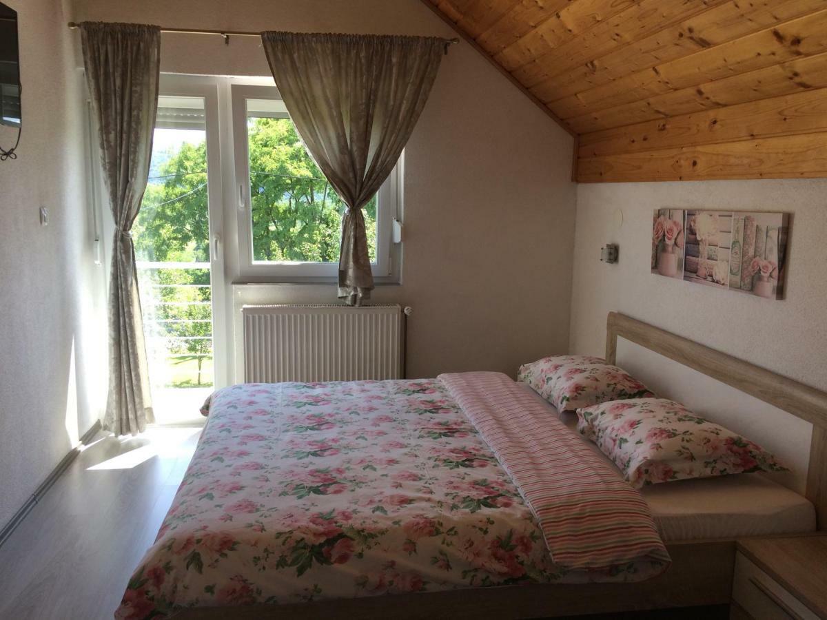 Guest House Jagoda Rakovica Buitenkant foto